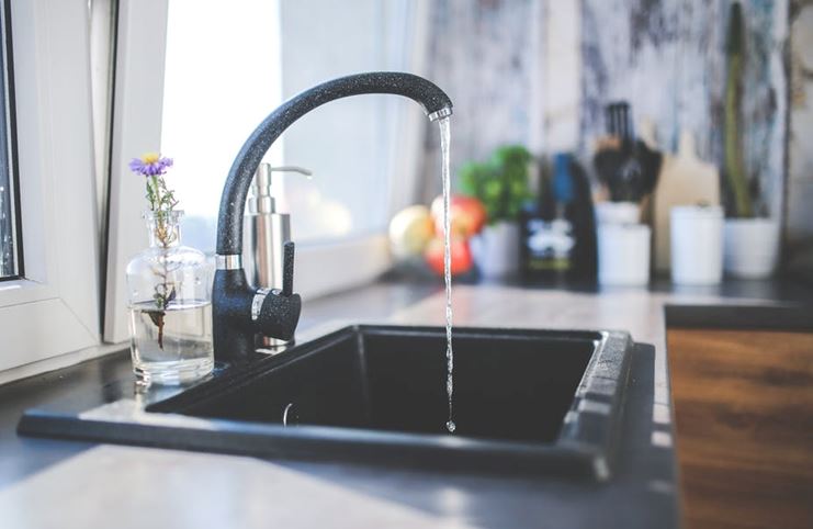 How to Choose a Kitchen Sink: Everything You Need to Consider