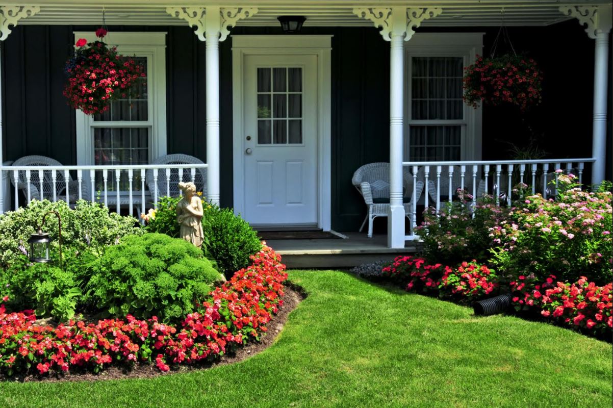 First Impressions: 5 Easy Landscaping Ideas for the Front of the House