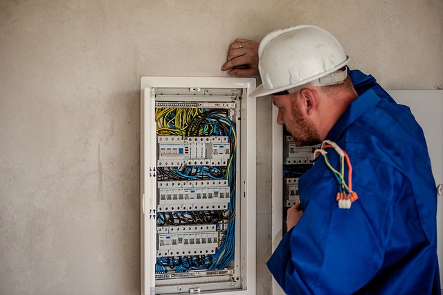 What Are the Qualities of a Top Electrician?